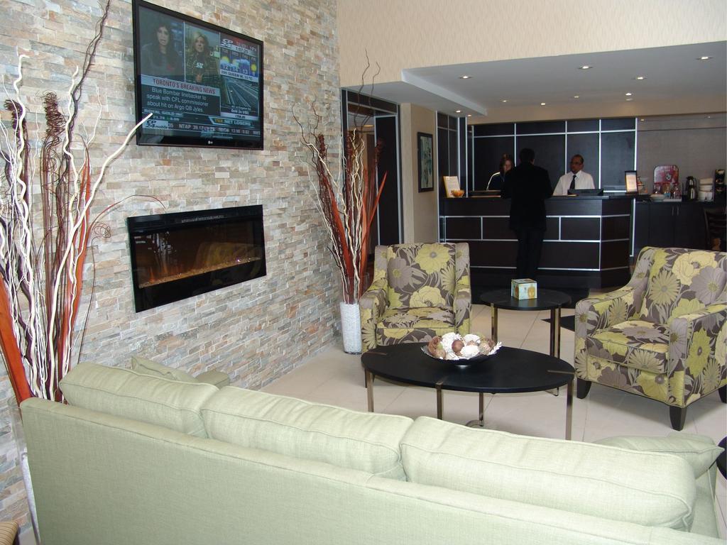 Comfort Inn East Scarborough Торонто Екстериор снимка