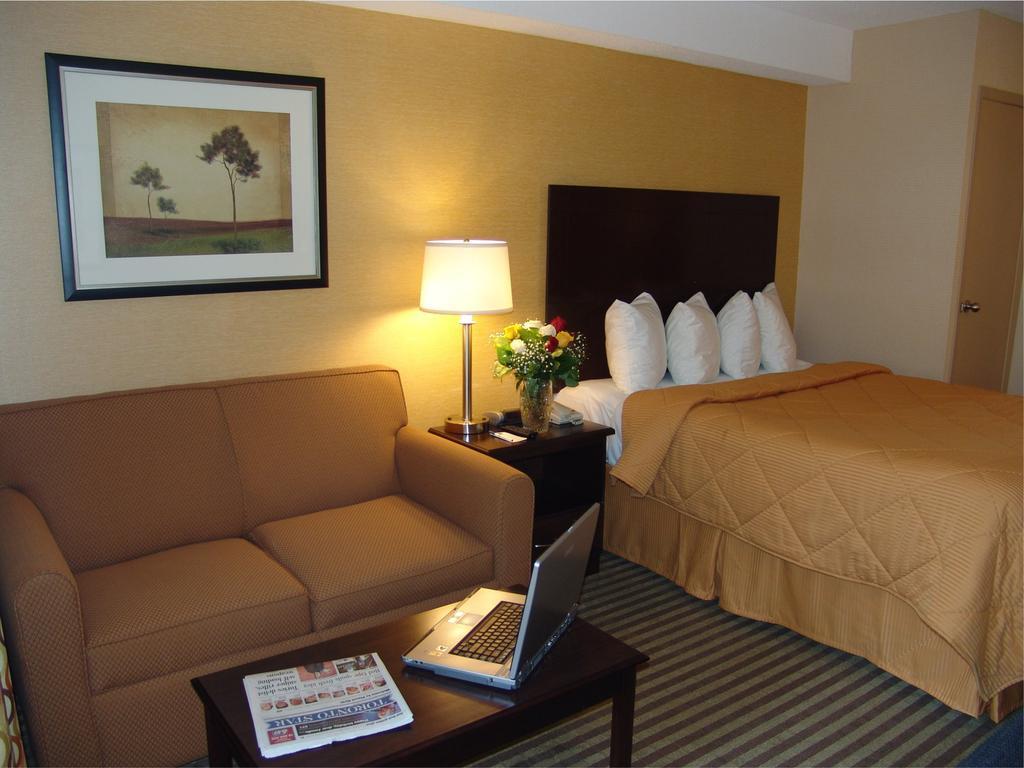 Comfort Inn East Scarborough Торонто Стая снимка