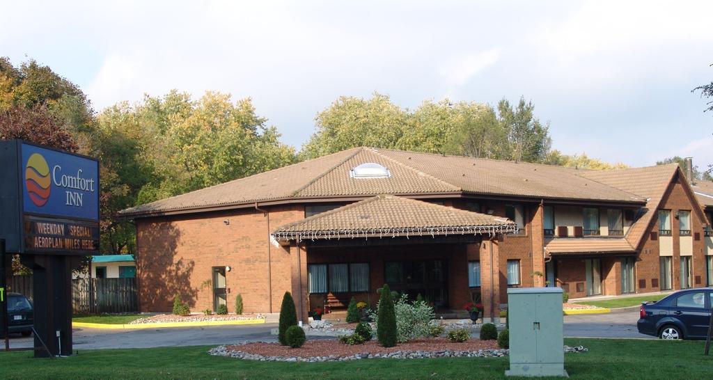 Comfort Inn East Scarborough Торонто Екстериор снимка