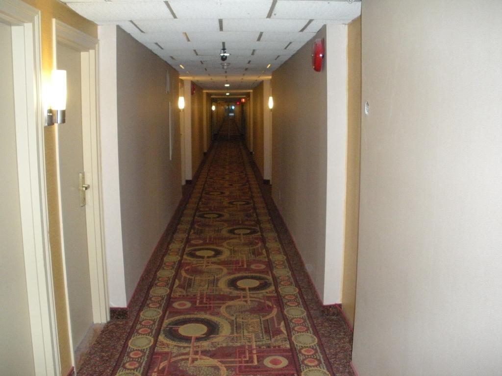 Comfort Inn East Scarborough Торонто Екстериор снимка