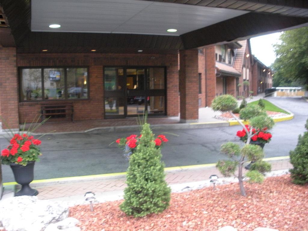 Comfort Inn East Scarborough Торонто Екстериор снимка