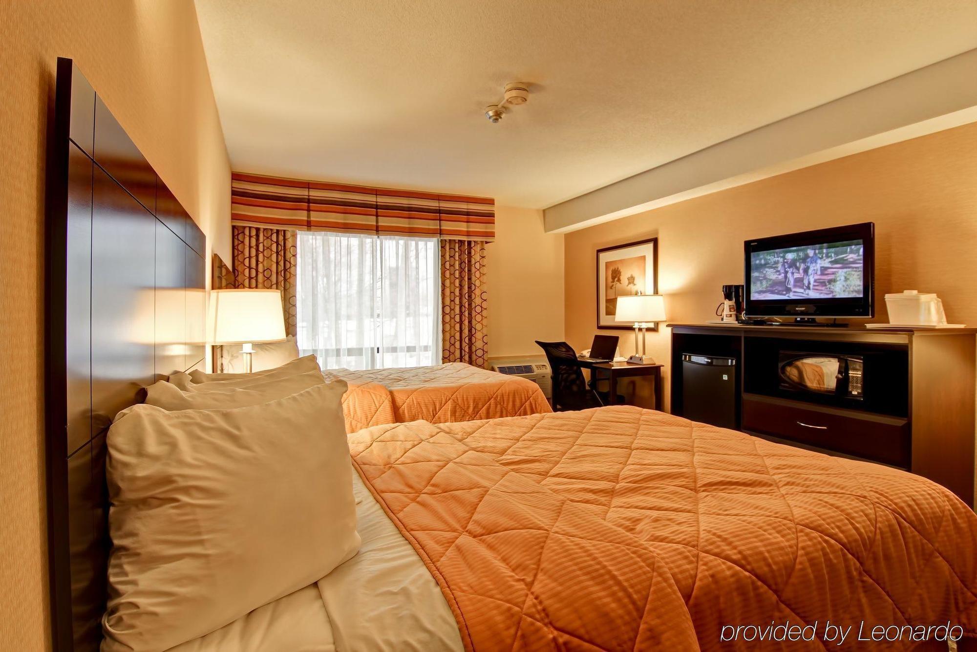 Comfort Inn East Scarborough Торонто Екстериор снимка