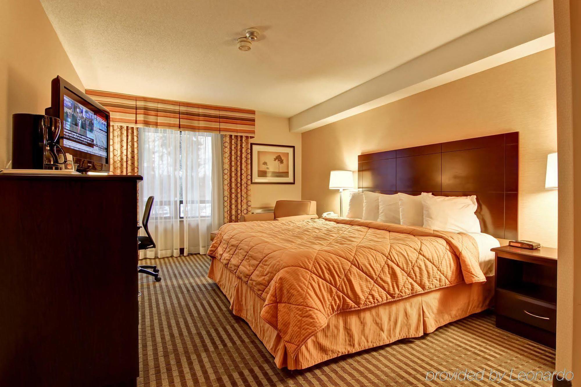 Comfort Inn East Scarborough Торонто Екстериор снимка