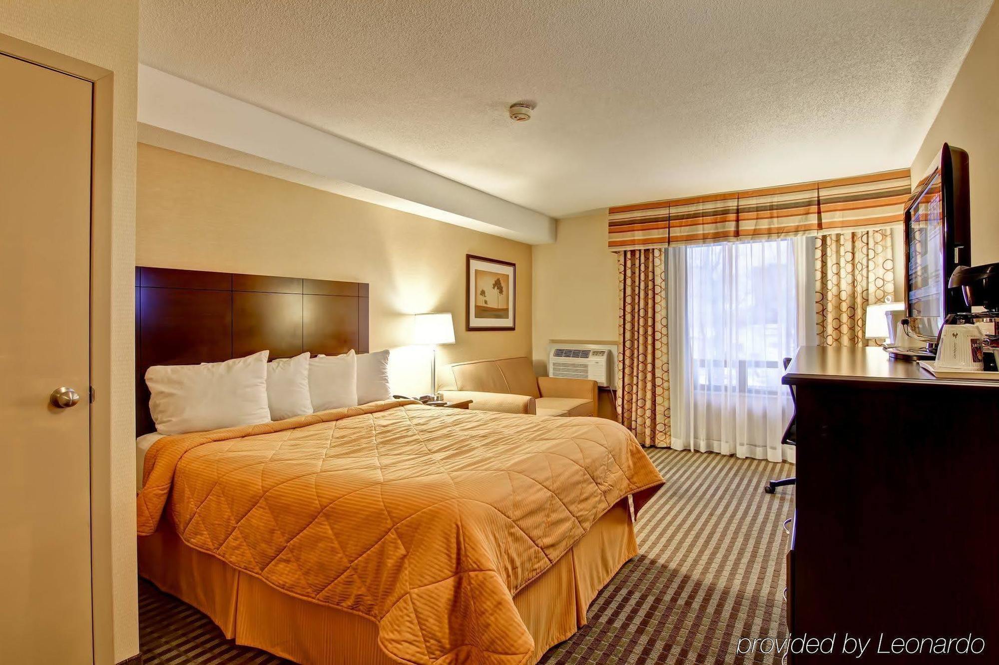 Comfort Inn East Scarborough Торонто Екстериор снимка
