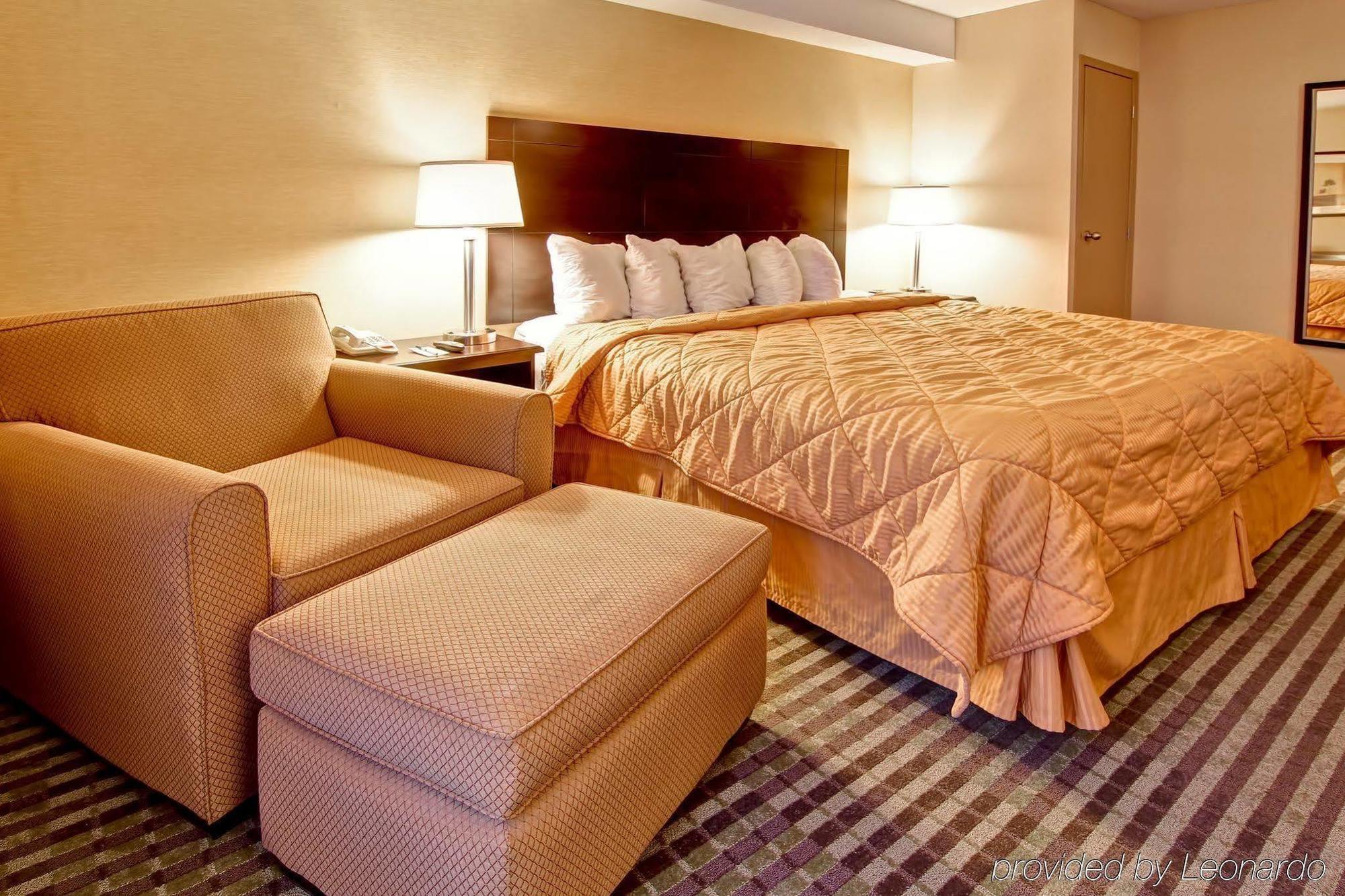 Comfort Inn East Scarborough Торонто Екстериор снимка