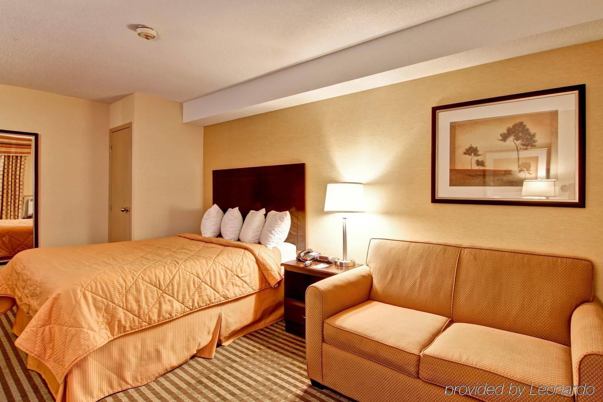 Comfort Inn East Scarborough Торонто Екстериор снимка