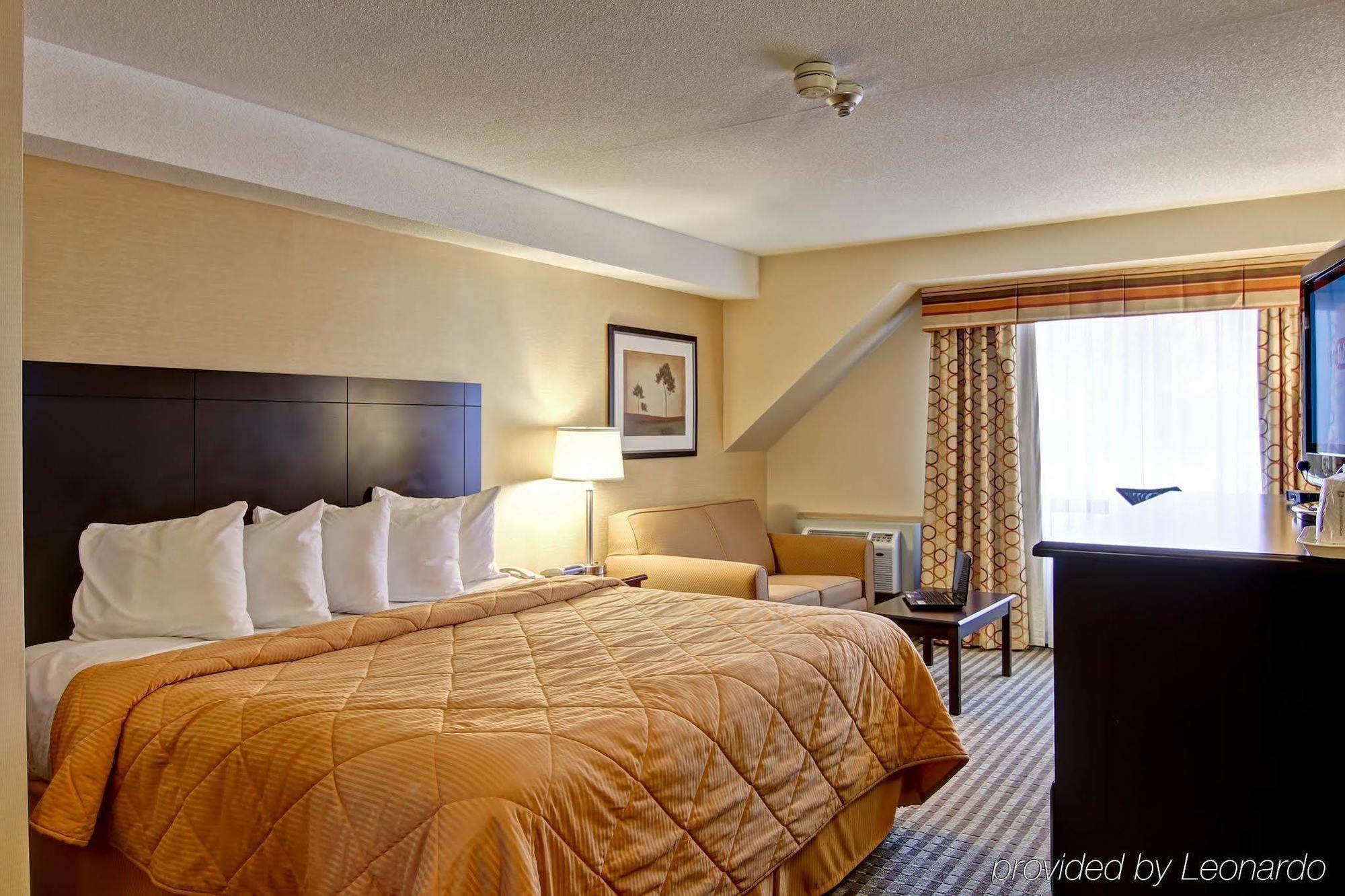Comfort Inn East Scarborough Торонто Екстериор снимка