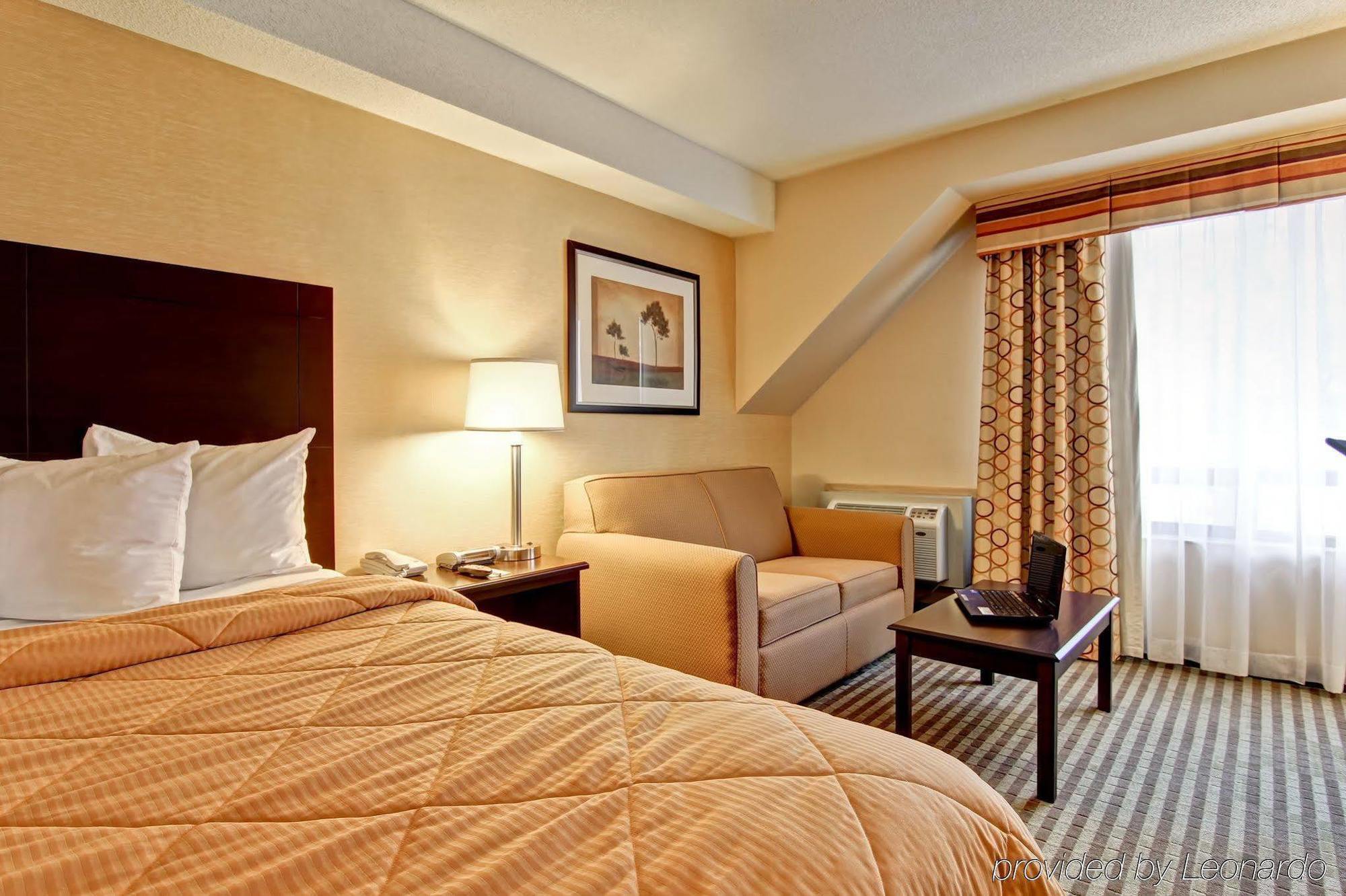 Comfort Inn East Scarborough Торонто Екстериор снимка